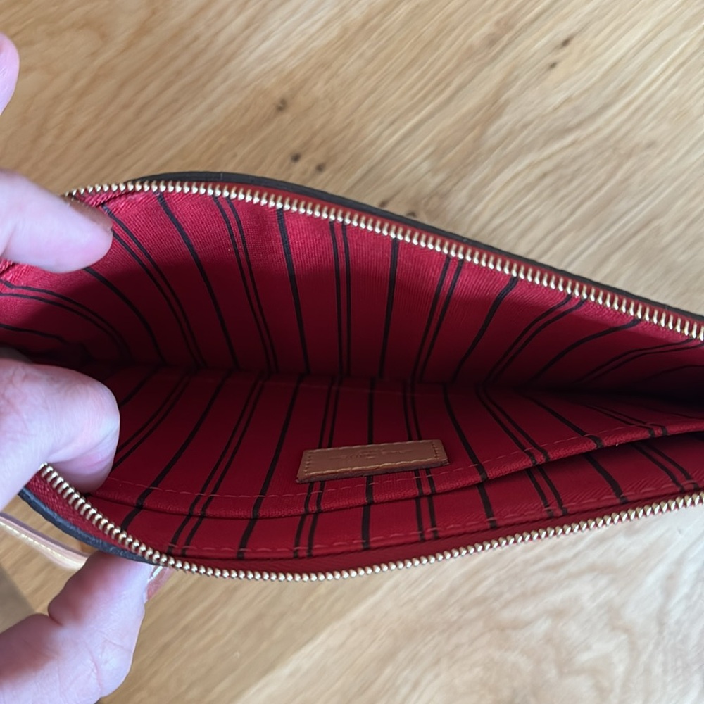Neverfull Pouch - Picture 3 of 4